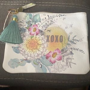 Beautiful Papaya Art Tassel Pouch! ❤️